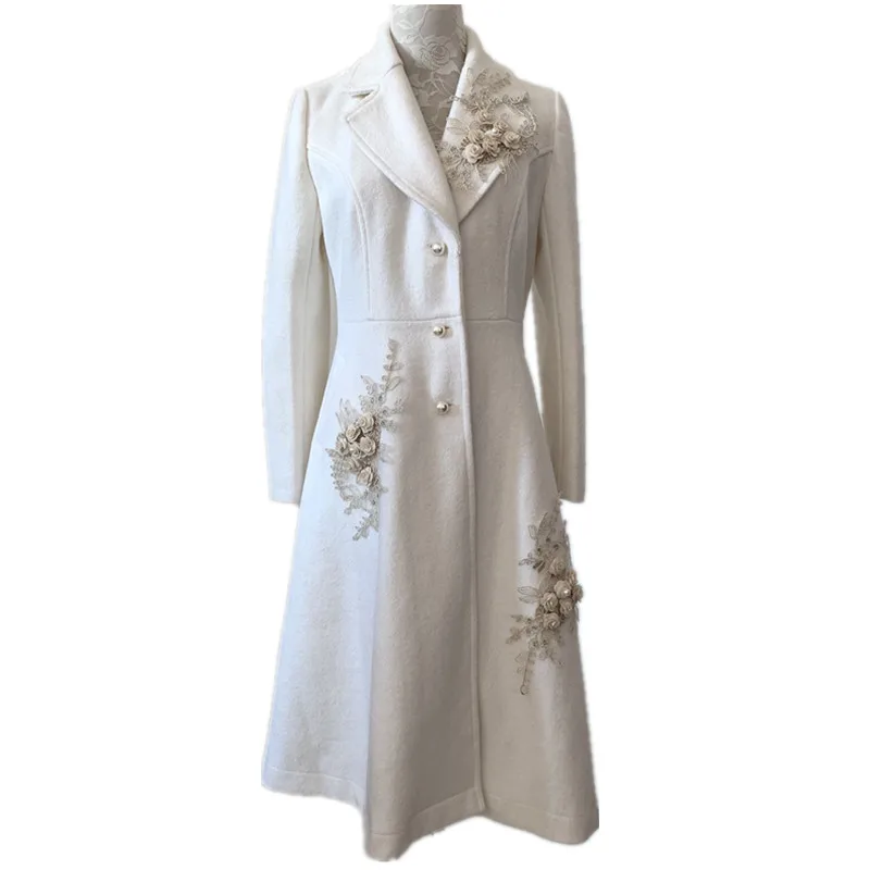 Rudenį, žiemą ponios temperamentas elegantiškas, vilnoniai paltai moterims ilgomis rankovėmis balti trimatis siuvinėjimo plonas ilgas vilnos mišinio