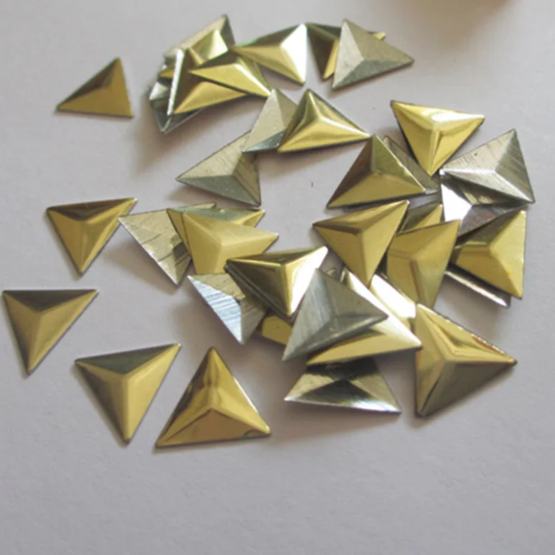 Naujas 8*8mm Gold Hot Fix Smeigės Aliuminio Trikampiai Spire Formos Geležies Nailheads Rhinestuds Pataisų Punk Rock 