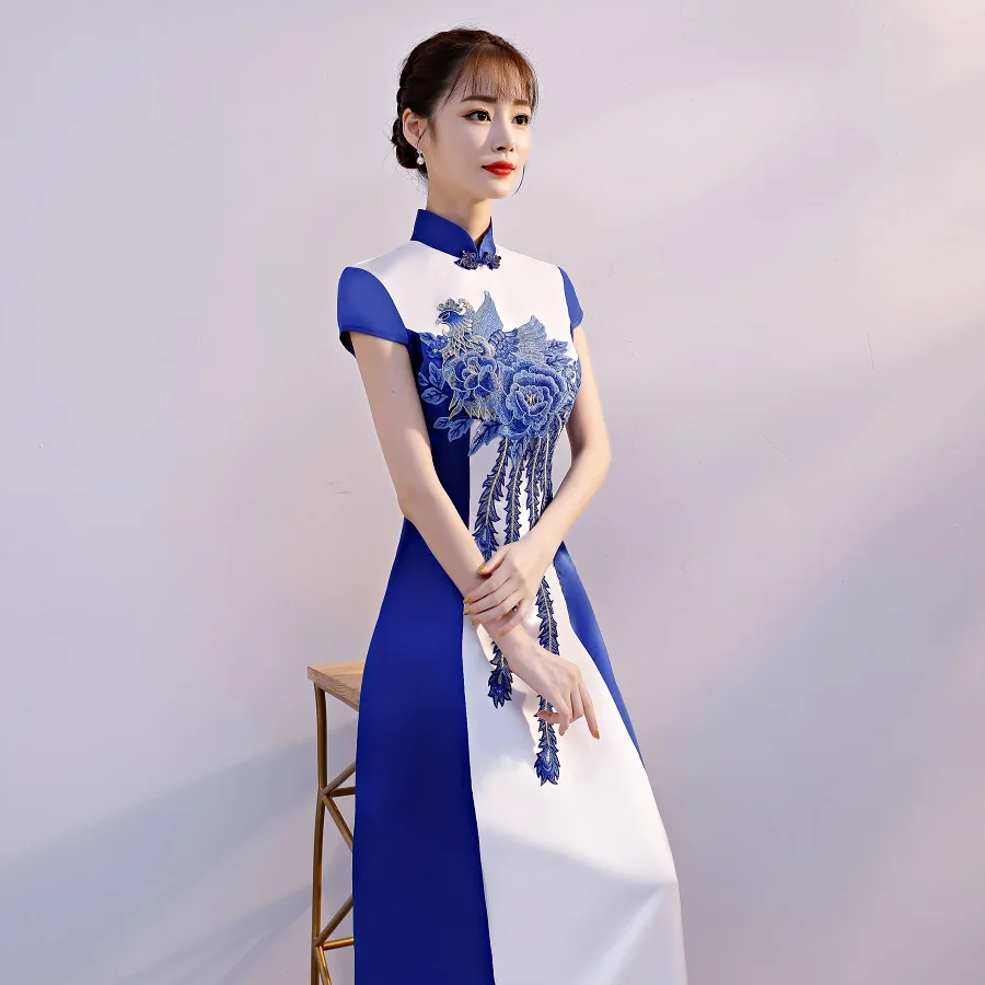 Elegantiškas Moterų Grindų ilgis Cheongsam Didelis Dydis 3XL Kinų Tradicinio Siuvinėjimo Gėlių Qipao Slim Mandarinų Apykaklės Suknelė