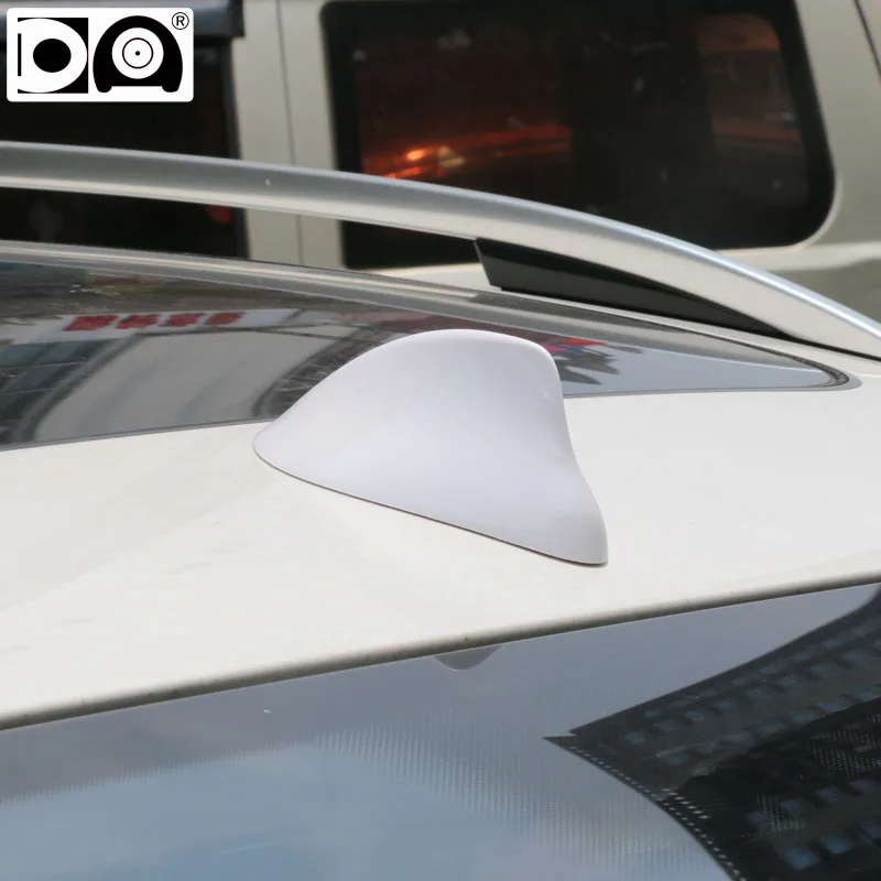 Priekiniai ryklių pelekų antena Nissan Almera priedai specialių automobilių radijo antenos auto signalas Stipresnis Fortepijono dažų