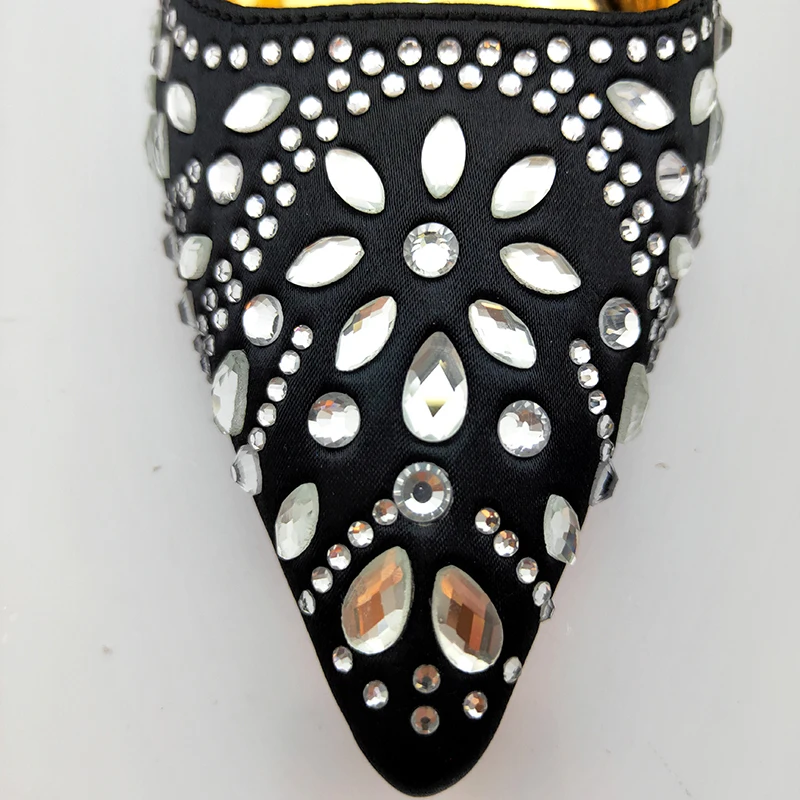 Juodos Spalvos Aukštos Kokybės italų dizaino Moteriški Bateliai ir Maišelį, kad Atitiktų 2019 Žiemos Specialaus Dizaino Aukštakulniai Patogūs Sandalai
