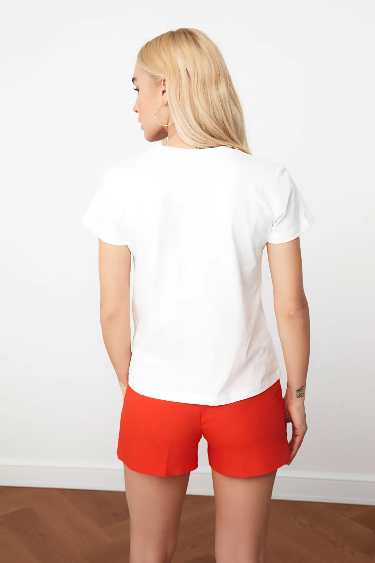 Trendyol Balta Embroideried Pagrindinio Megzti marškinėliai TWOSS19PB0013