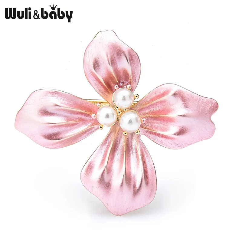 Wuli&baby Emalio Pearl Gėlių Sages Moterims 3-color Išskirtinį Mažų Gėlių Vestuvėms Atsitiktinis Biuro Sagės, Segtukai, Dovanos