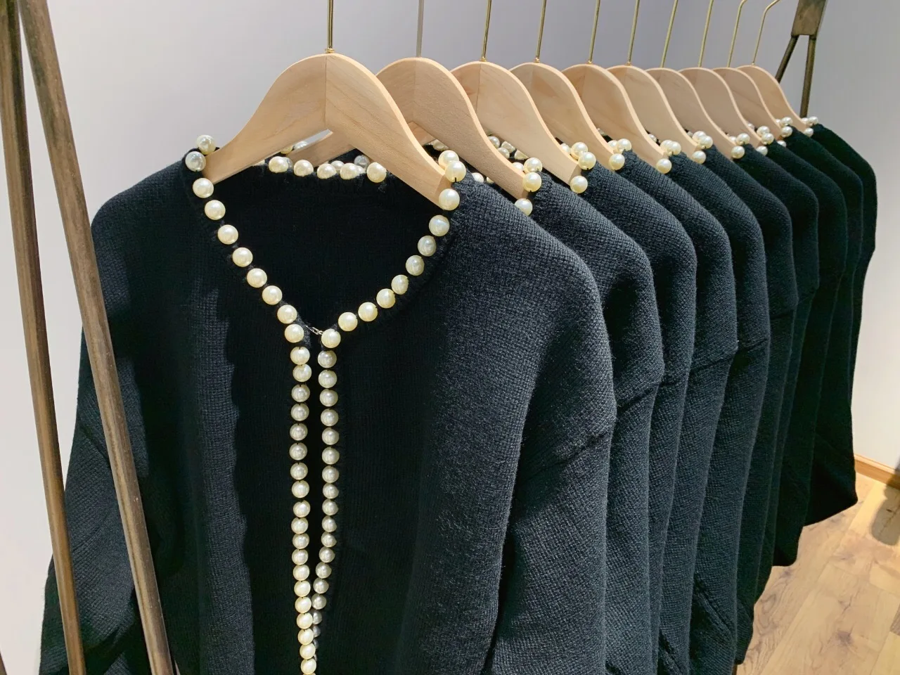 Didelis perlas susagstomi megztiniai moterims prabanga granulių pearl megztiniai moterims granulių darbo cardigan megztinis