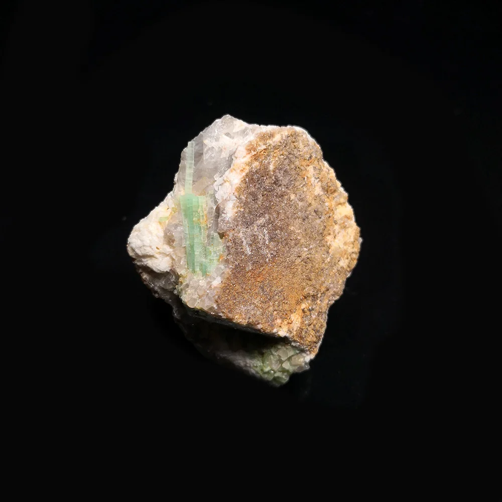 63g Natūralus Kvarcas, Smaragdas Mineralinių Kristalų Mėginių Namų Puošybai Iš Malipo Wenshan Yunnan Provincija,Kinija A4-1Sun