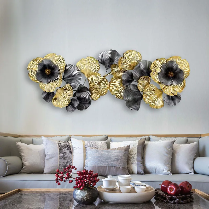 Modernaus simple stiliaus namų apyvokos reikmenys iš Geležies metalo ginkmedžių lapų sienos kabo dekoro fone Pakabukas iš klubo