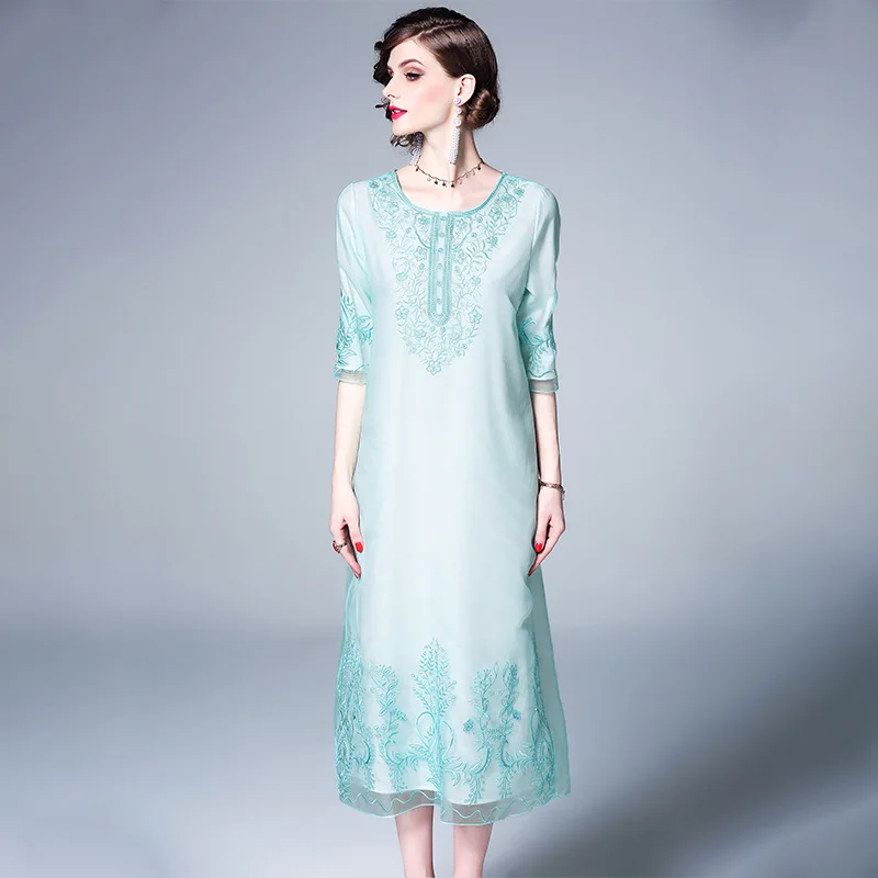 Naujas Kinijos apvalios kaklo išsiuvinėtu-line suknelė pavasarį ir vasarą 2020 m.