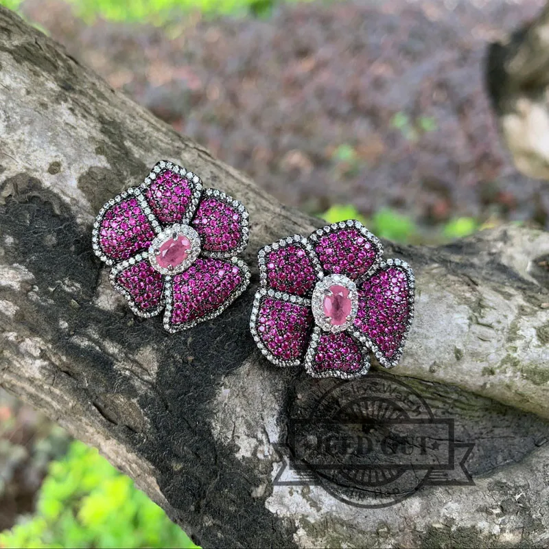 Mikro nutiesti aaa ruby cirkonis akmenys su pink turmalinas sintezės akmenys moterų mažas mielas gėlių stud auskarai