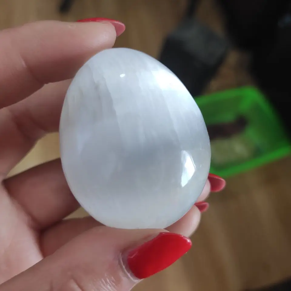 5cm Natūralus baltas selenitas Kiaušinių akmens, poliruoto gipso kristalų kiaušinio formos akmuo, Akmeniniai Gydymo žalias gipsas, akmuo massager
