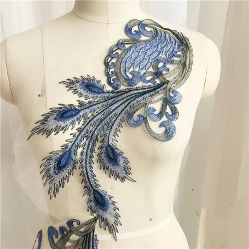 Aplikacijos Blue Peacock Išsiuvinėti Nėriniai Vestuvių Suknelė Atgal 