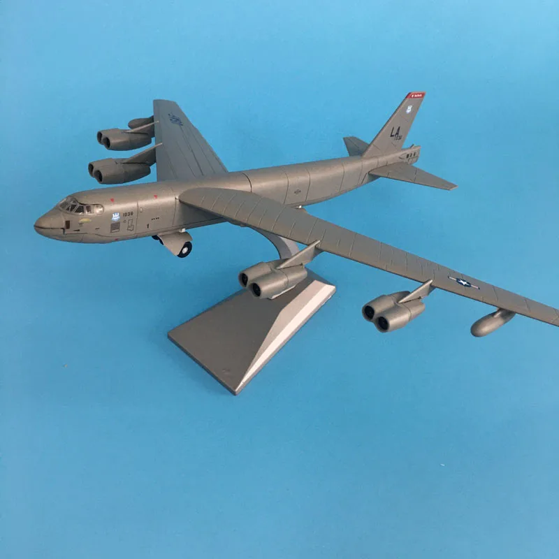 Orlaivių Plokštumos 1:200 papildomų lydinio kovotojas modelis JAV bombonešio B52 karinio modelio lėktuvas vaikams žaislų kolekcijos modelis Lėktuvas