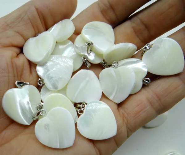 24pcsNatuurlijke Parelmoer Shell liefdevolle hartvorm pakabos zoutwater parelmoer 20mmJewelry priėmimo Kettingen 