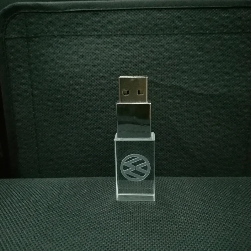 Volkswagen Kristal + metalen USB 