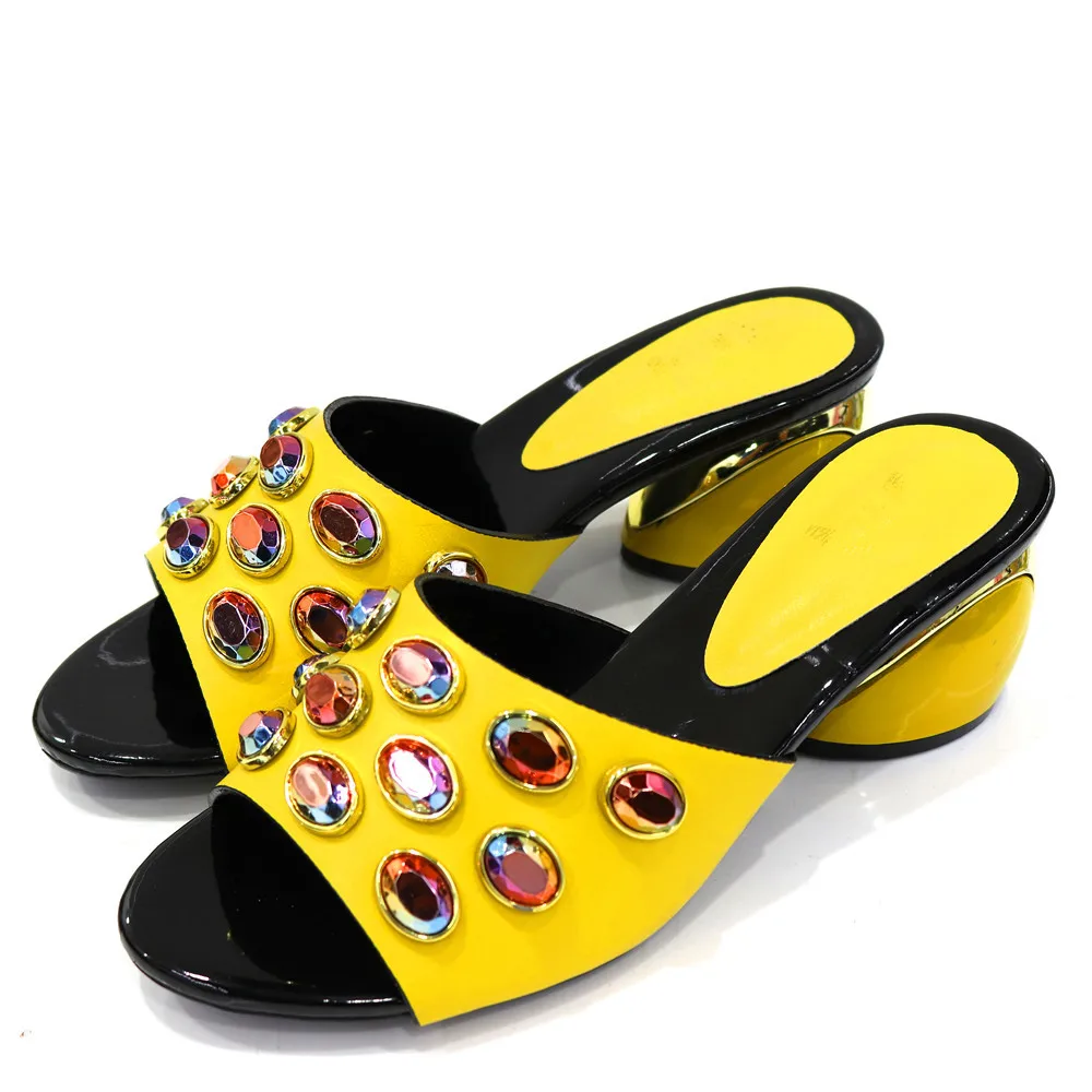 Mados geltona moterų formos kulno batų su spalvinga kristalų apdaila afrikos siurbliai suknelė CR2125,kulnas 5,5 CM