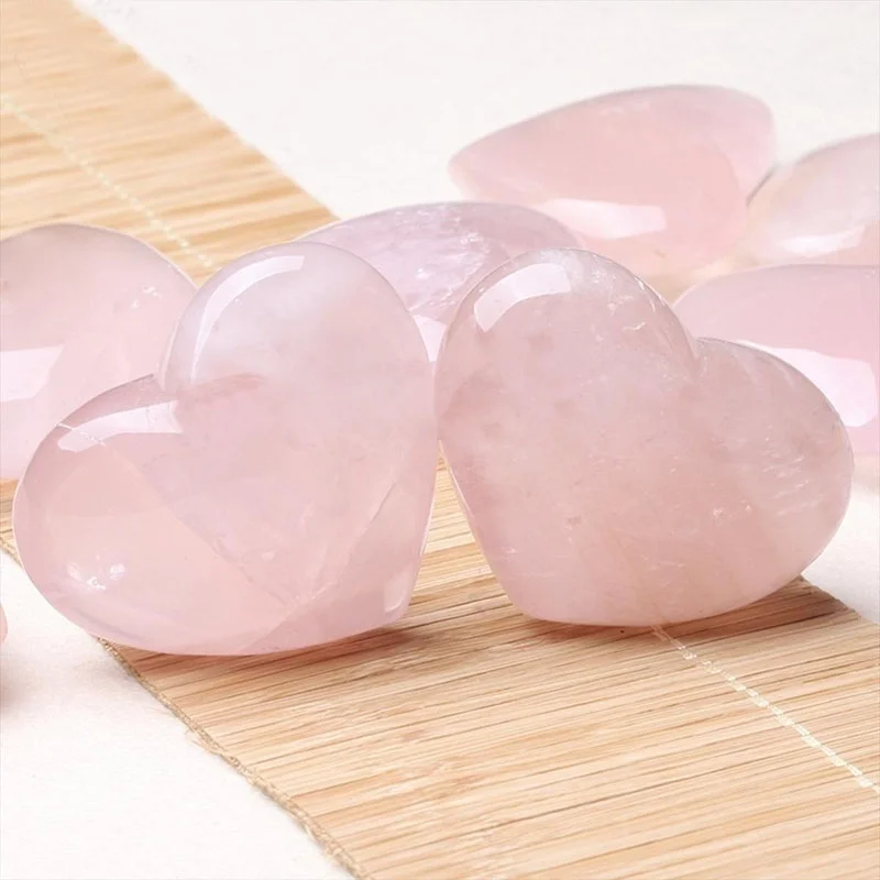 2-Pack Gamtos Pink Rose Kvarco Kristalų Nulipdyta Širdies Formos Gydymo Meilės Akmuo Subtilus Apdaila, 