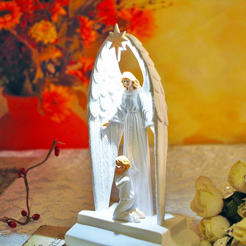 Kristaus šviesos angelas ornamentas, papuošimas Leiskite mums perduoti meilės dovanos Jėzaus Kristaus evangelijos Melstis Pav Christos Iesus statula
