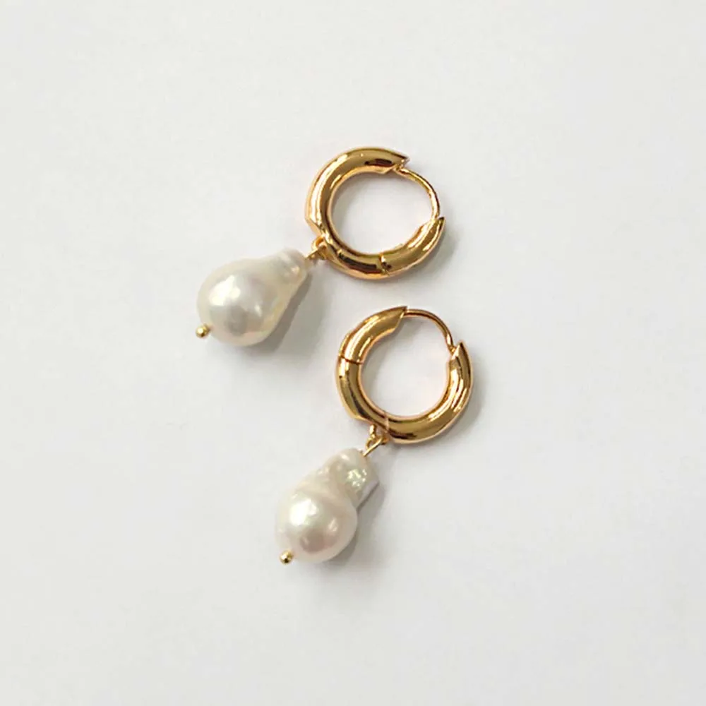 Gamtos Baroko Gėlavandenių Perlų Lašas Auskarai Aukso Ratą Didelės Baltos spalvos Auskarai Moterims Mergina Perlų Žavesio Papuošalai