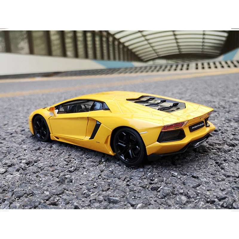WELLY 1:24 Lamborghini Aventador LP700-4 Diecast Žaislas Automobilio Modelį Metalo Žaislinių Transporto priemonių Ratų Automobilių Kolekcija Vaikams, Žaislų, Dovanų
